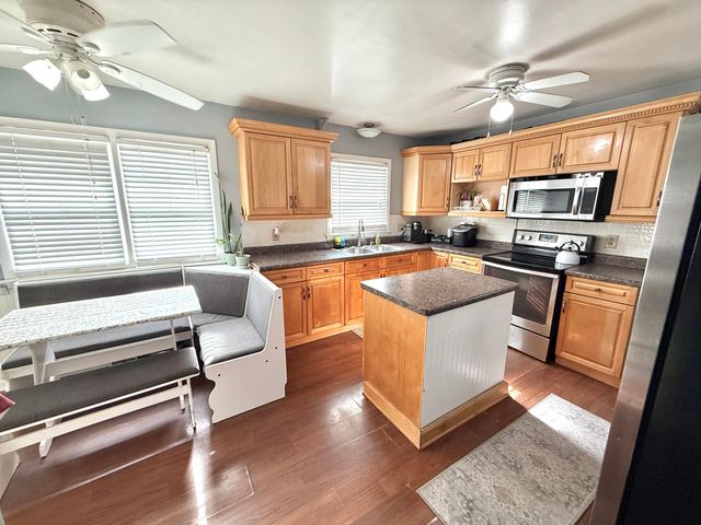 1212 Devonshire Street, Hobart, IN 46342