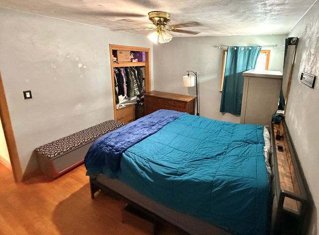 1212 Devonshire Street, Hobart, IN 46342