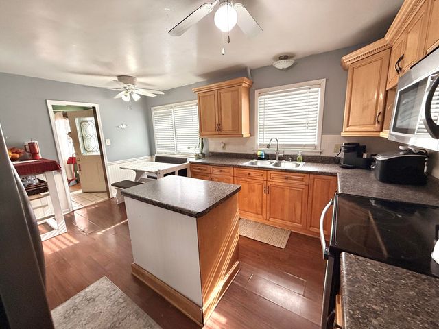 1212 Devonshire Street, Hobart, IN 46342