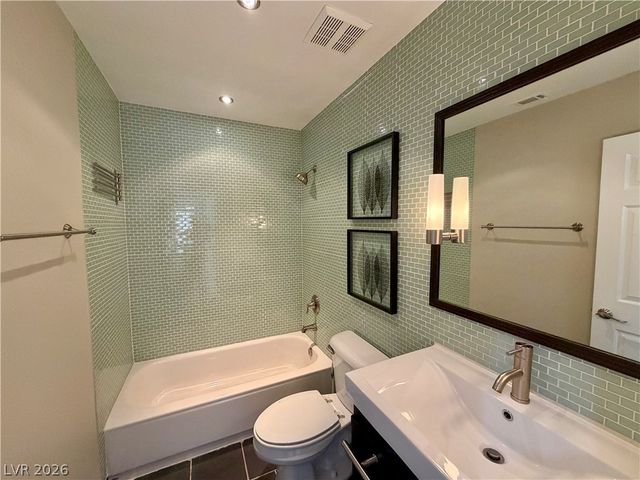 276 Heatherstone Street, Henderson, NV 89052