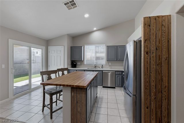 833 Glitter Glen Court, Las Vegas, NV 89123