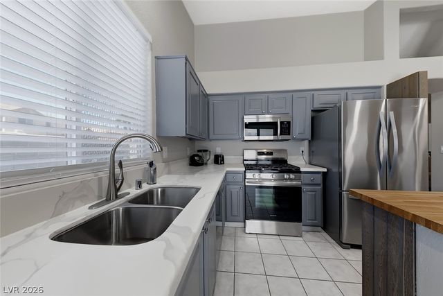 833 Glitter Glen Court, Las Vegas, NV 89123