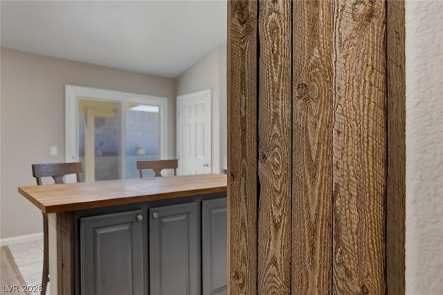 833 Glitter Glen Court, Las Vegas, NV 89123