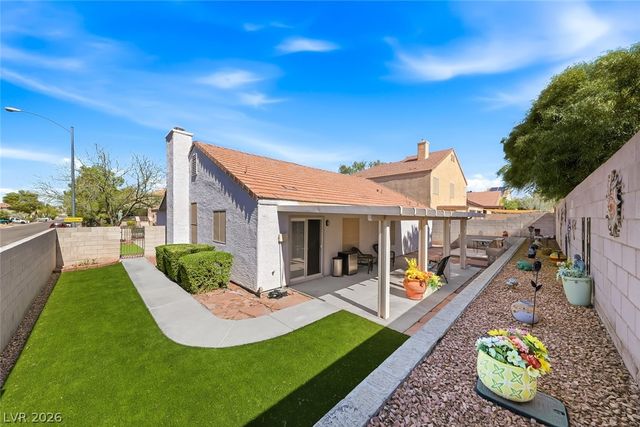 833 Glitter Glen Court, Las Vegas, NV 89123