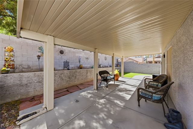 833 Glitter Glen Court, Las Vegas, NV 89123