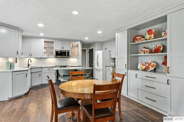 17239 Orchard Avenue, Omaha, NE 68135