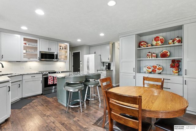 17239 Orchard Avenue, Omaha, NE 68135