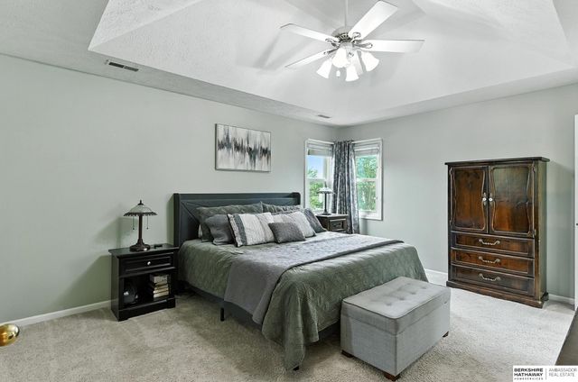 17239 Orchard Avenue, Omaha, NE 68135