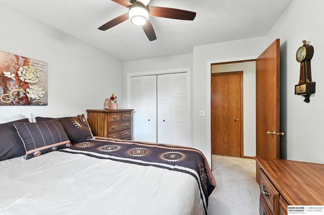 17239 Orchard Avenue, Omaha, NE 68135