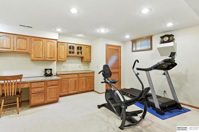 17239 Orchard Avenue, Omaha, NE 68135