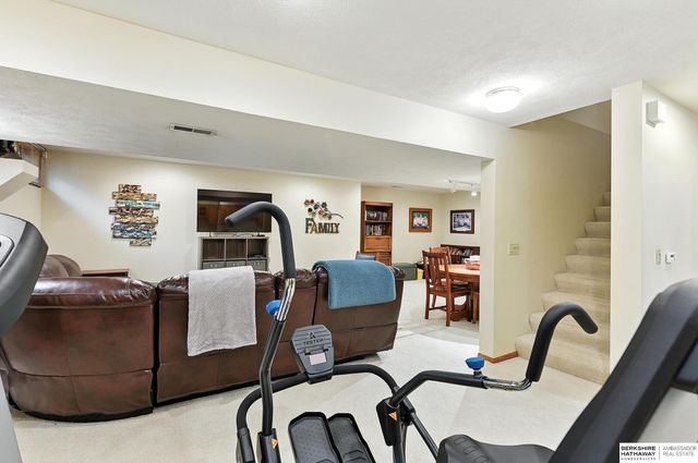 17239 Orchard Avenue, Omaha, NE 68135