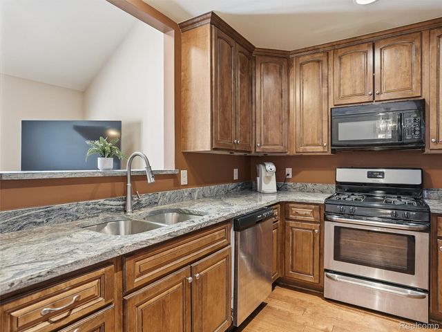 53731 Champlain Street, Macomb Township, MI 48042