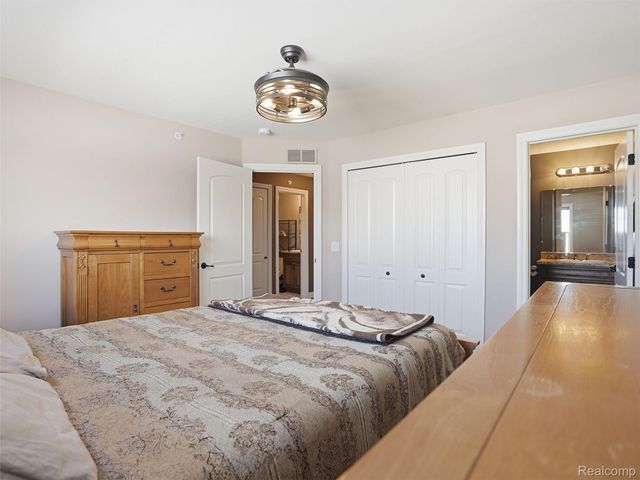 53731 Champlain Street, Macomb Township, MI 48042