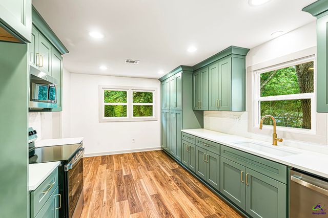 106 Williams Dr, Bonaire, GA 31005