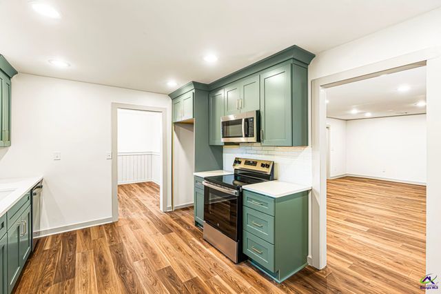 106 Williams Dr, Bonaire, GA 31005