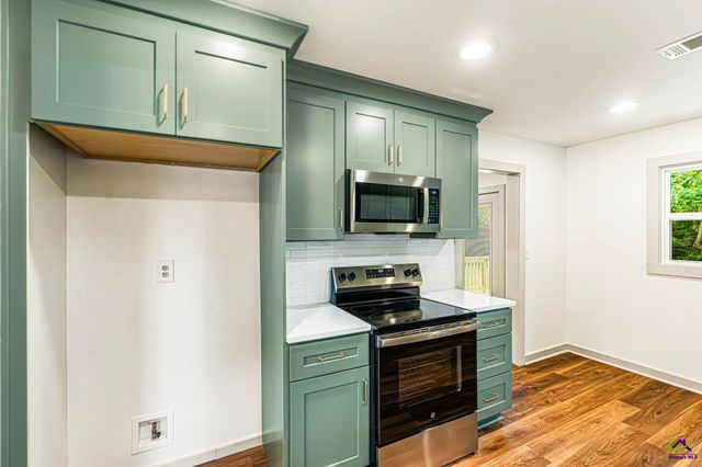 106 Williams Dr, Bonaire, GA 31005