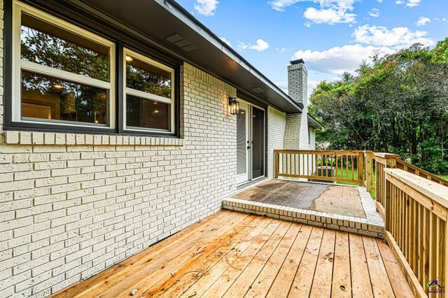 106 Williams Dr, Bonaire, GA 31005