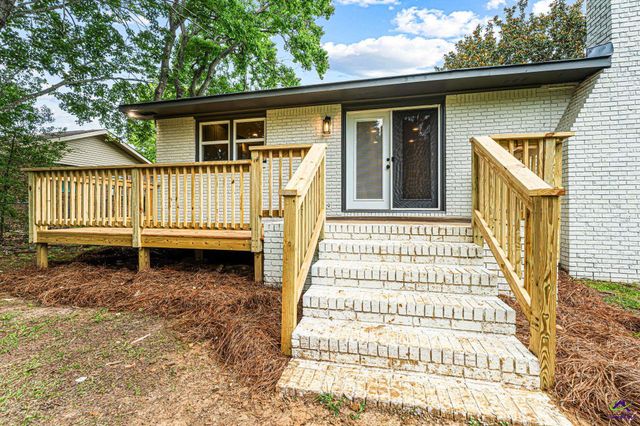 106 Williams Dr, Bonaire, GA 31005
