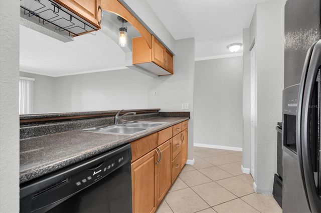 10103 SAILWINDS BOULEVARD N 105, Largo, FL 33773