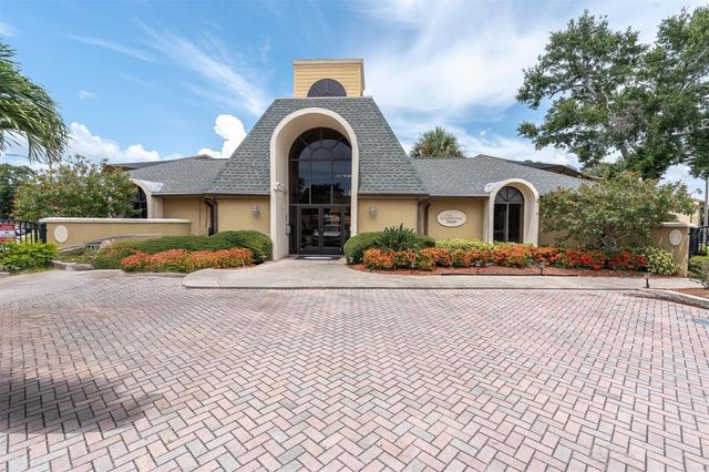 10103 SAILWINDS BOULEVARD N 105, Largo, FL 33773