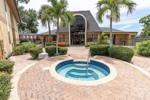 10103 SAILWINDS BOULEVARD N 105, Largo, FL 33773