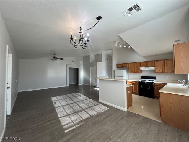2708 Ganzo Street, Las Vegas, NV 89108