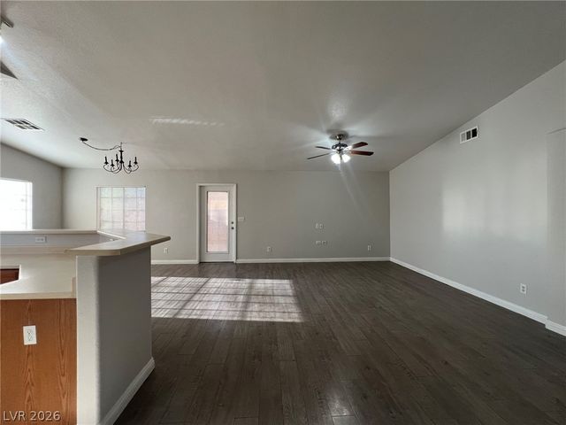 2708 Ganzo Street, Las Vegas, NV 89108