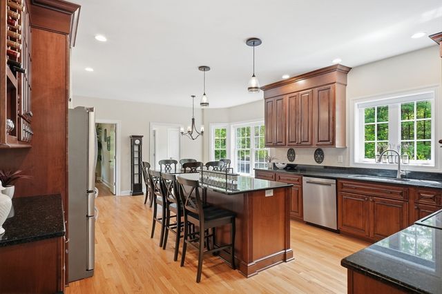 115 Webster Woods Ln, North Andover, MA 01845