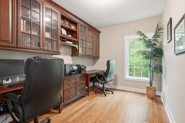 115 Webster Woods Ln, North Andover, MA 01845