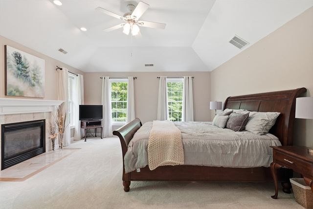 115 Webster Woods Ln, North Andover, MA 01845