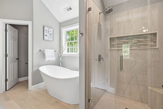 115 Webster Woods Ln, North Andover, MA 01845