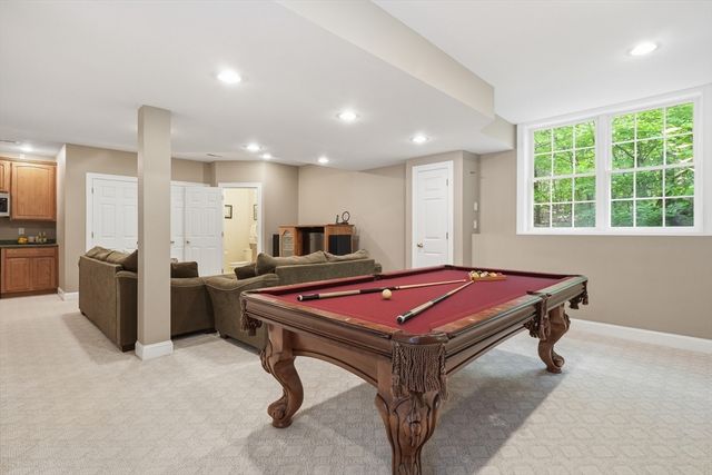 115 Webster Woods Ln, North Andover, MA 01845