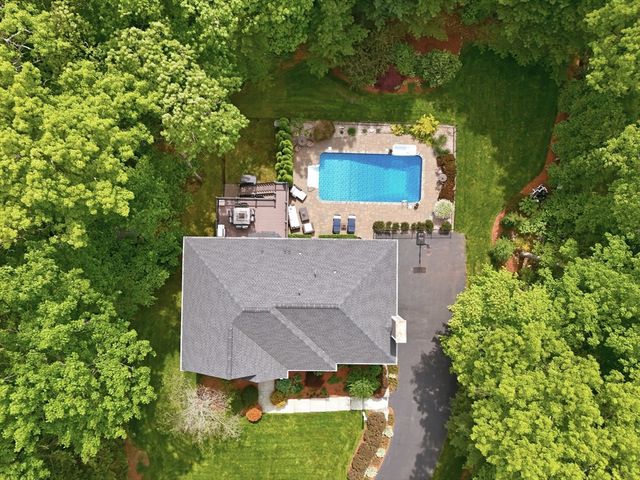 115 Webster Woods Ln, North Andover, MA 01845