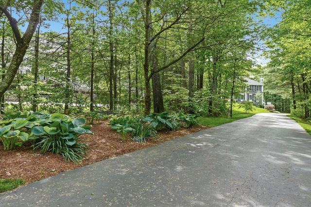 115 Webster Woods Ln, North Andover, MA 01845