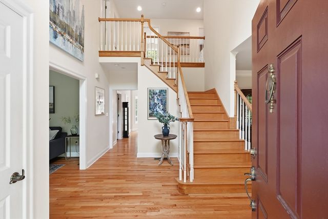 115 Webster Woods Ln, North Andover, MA 01845