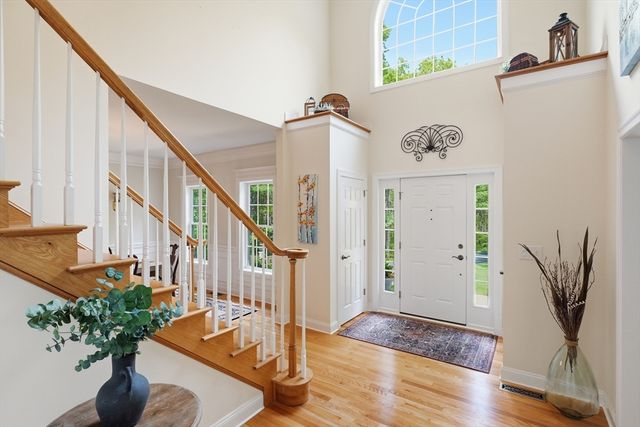 115 Webster Woods Ln, North Andover, MA 01845