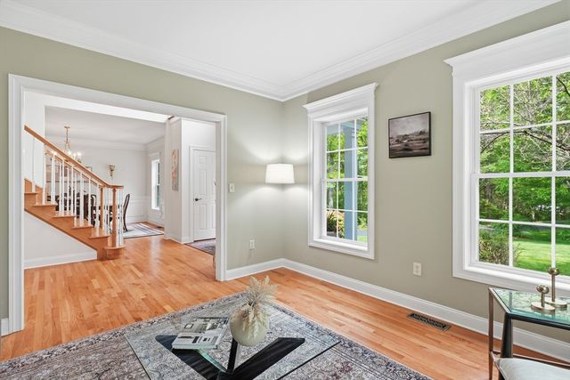 115 Webster Woods Ln, North Andover, MA 01845