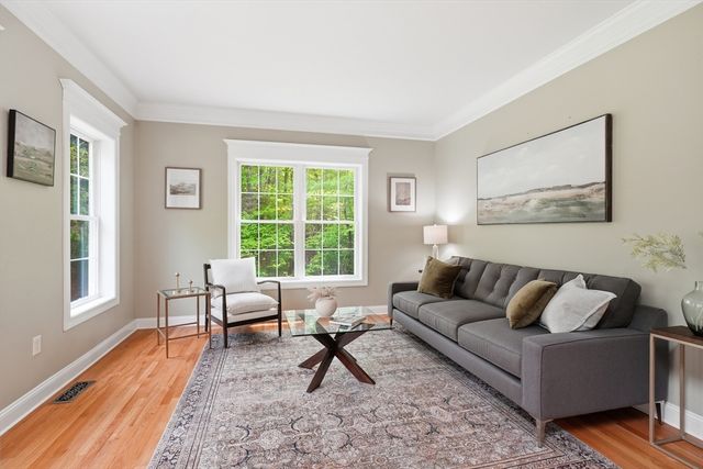 115 Webster Woods Ln, North Andover, MA 01845