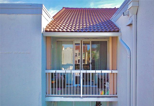 9751 NW 48th Ter 328, Doral, FL 33178