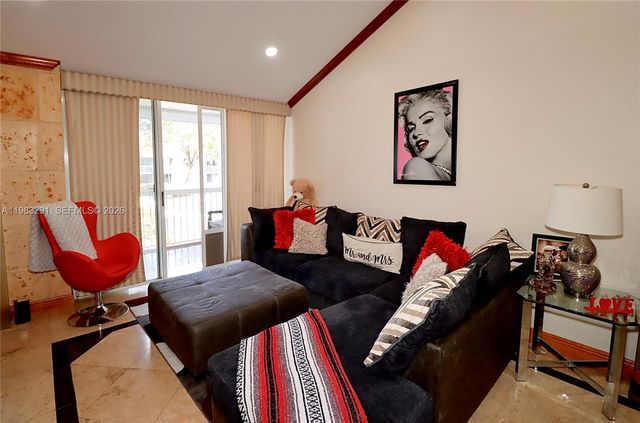 9751 NW 48th Ter 328, Doral, FL 33178