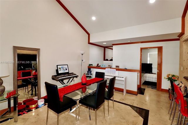 9751 NW 48th Ter 328, Doral, FL 33178