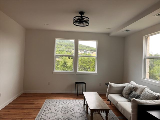 18500 Roundrock RD, Jonestown, TX 78645