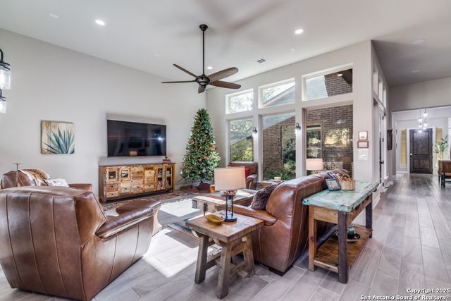 128 Cinnamon Creek, Boerne, TX 78006