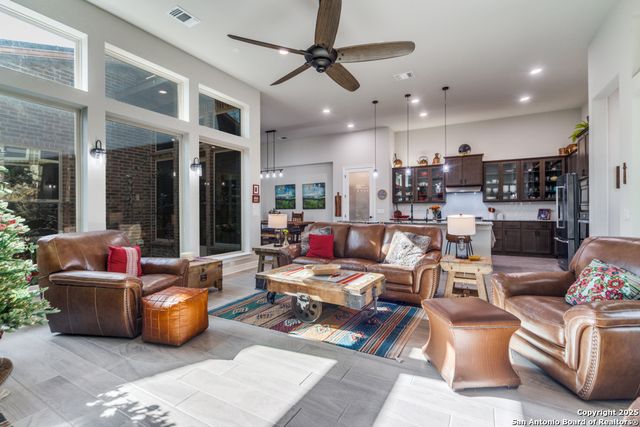 128 Cinnamon Creek, Boerne, TX 78006