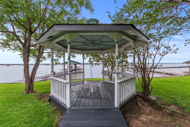 250 Whispering Oaks Trail, Payne Springs, TX 75156