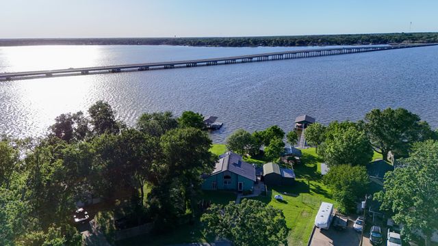 250 Whispering Oaks Trail, Payne Springs, TX 75156