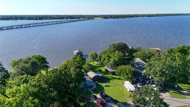 250 Whispering Oaks Trail, Payne Springs, TX 75156