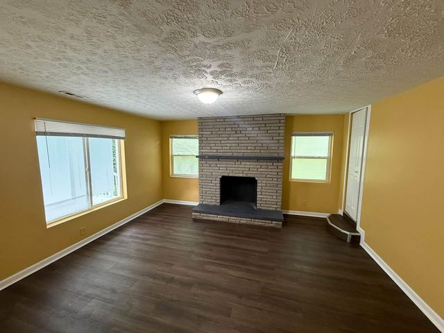 1404 S Waggoner Road, Reynoldsburg, OH 43068