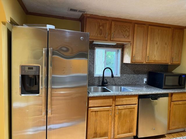 1404 S Waggoner Road, Reynoldsburg, OH 43068