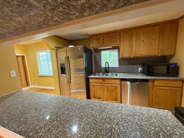 1404 S Waggoner Road, Reynoldsburg, OH 43068